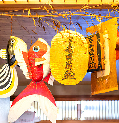 現在の木屋の内観 商売繁盛の飾り